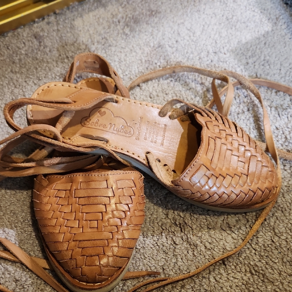 Women's Tan Woven Shoes